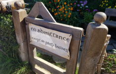 File No Admittance Except On Party Business Sign jpg Wikimedia Commons